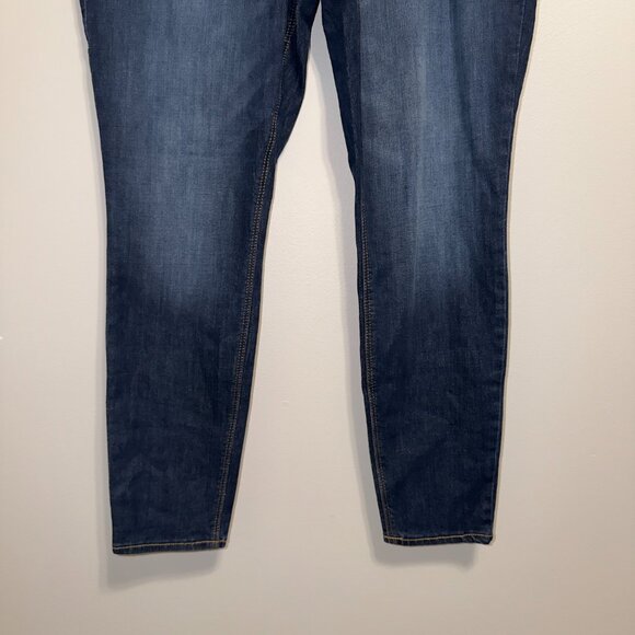 Old Navy NWT Mid-Rise Rockstar Super Skinny Jeans Size 18 Long 18L Dark Wash - Picture 5 of 7